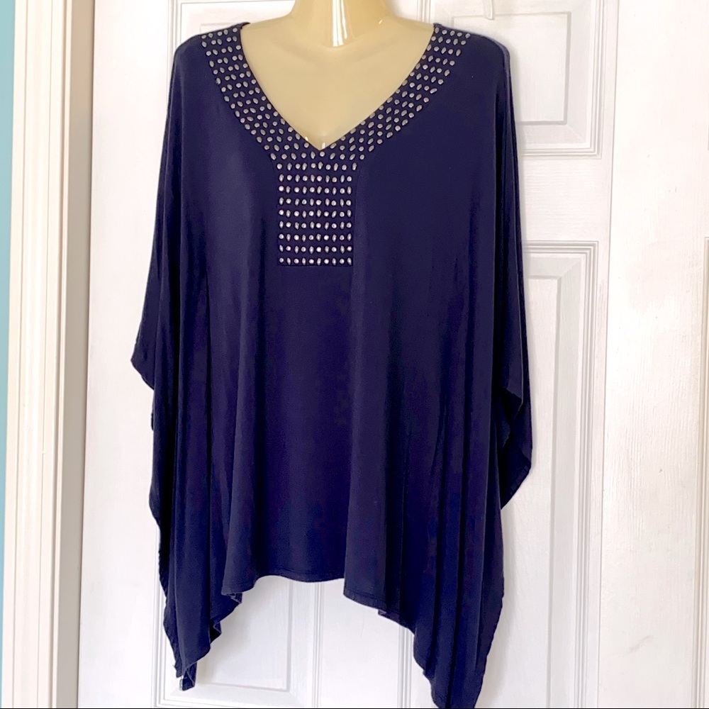 Essentials by Milano batwing poncho top Sz S